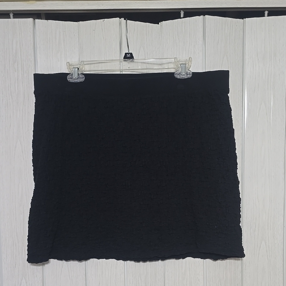 NWOT Black Textured Skirt
